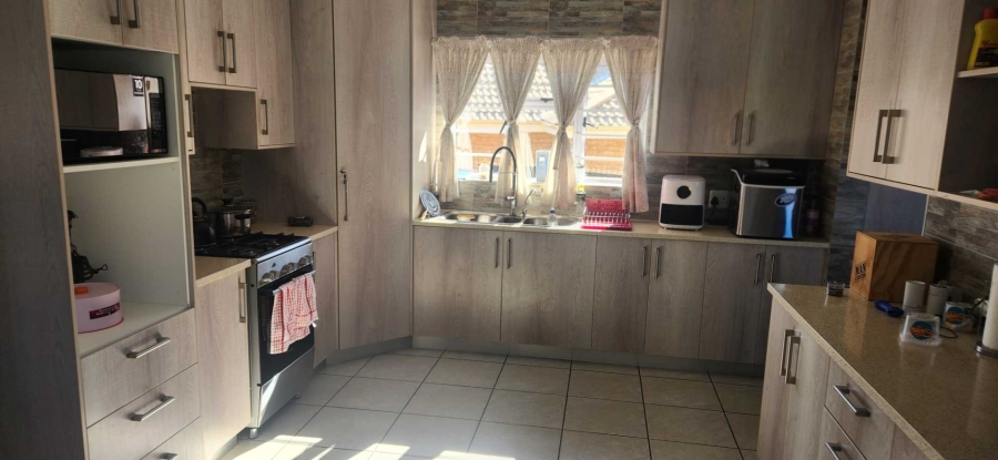 4 Bedroom Property for Sale in Great Brak River Western Cape